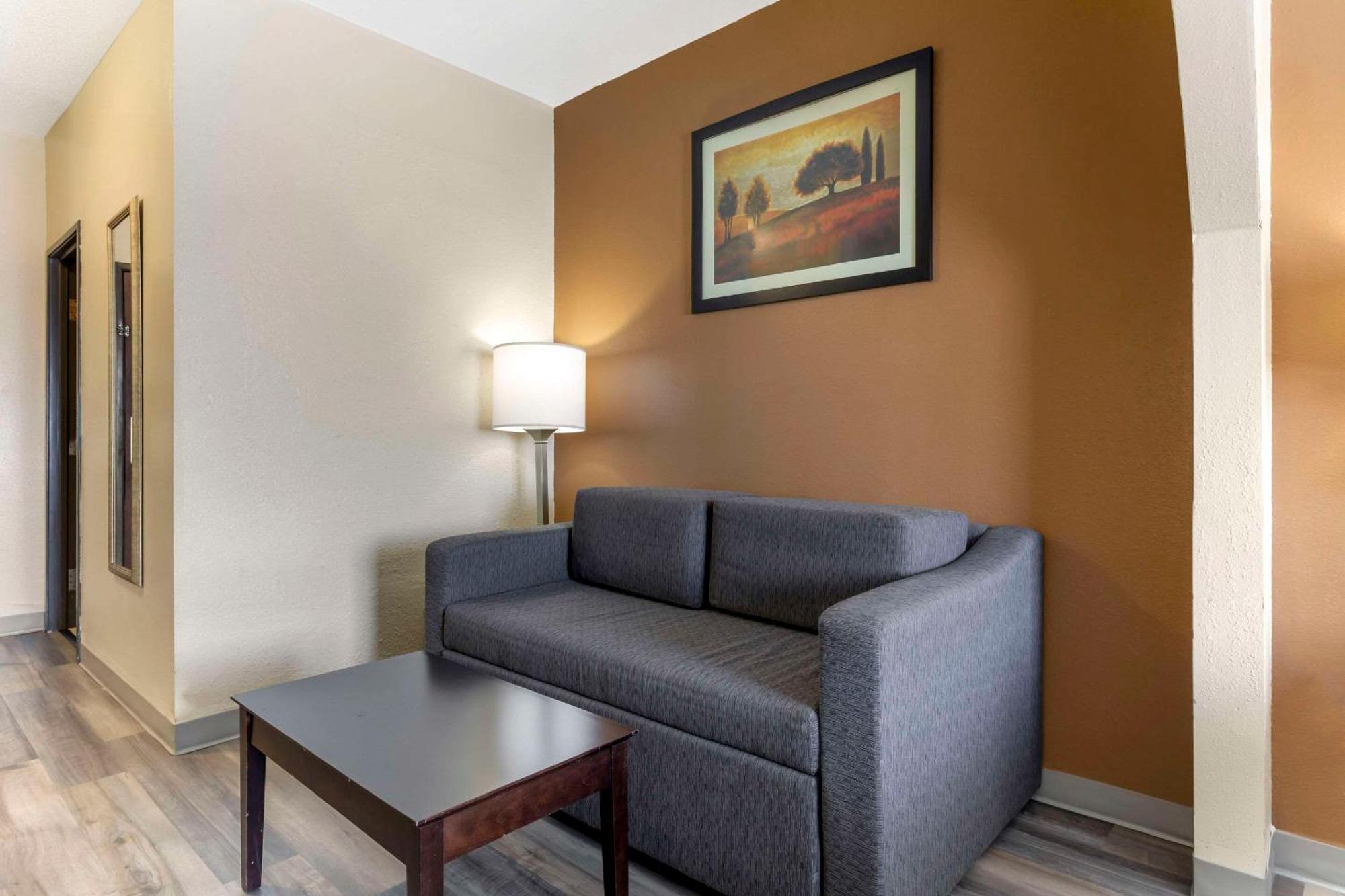 Quality Inn & Suites Wichita Falls I-44 Extérieur photo