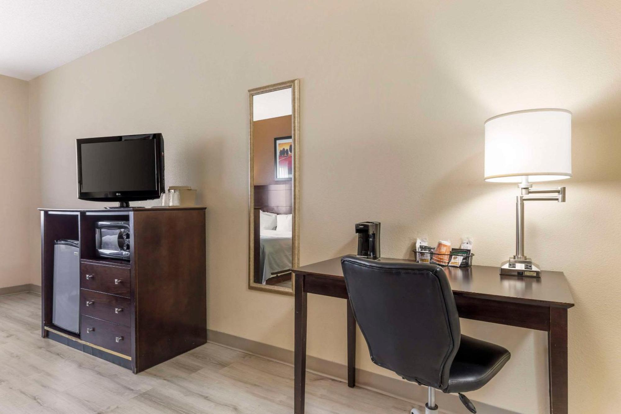 Quality Inn & Suites Wichita Falls I-44 Extérieur photo
