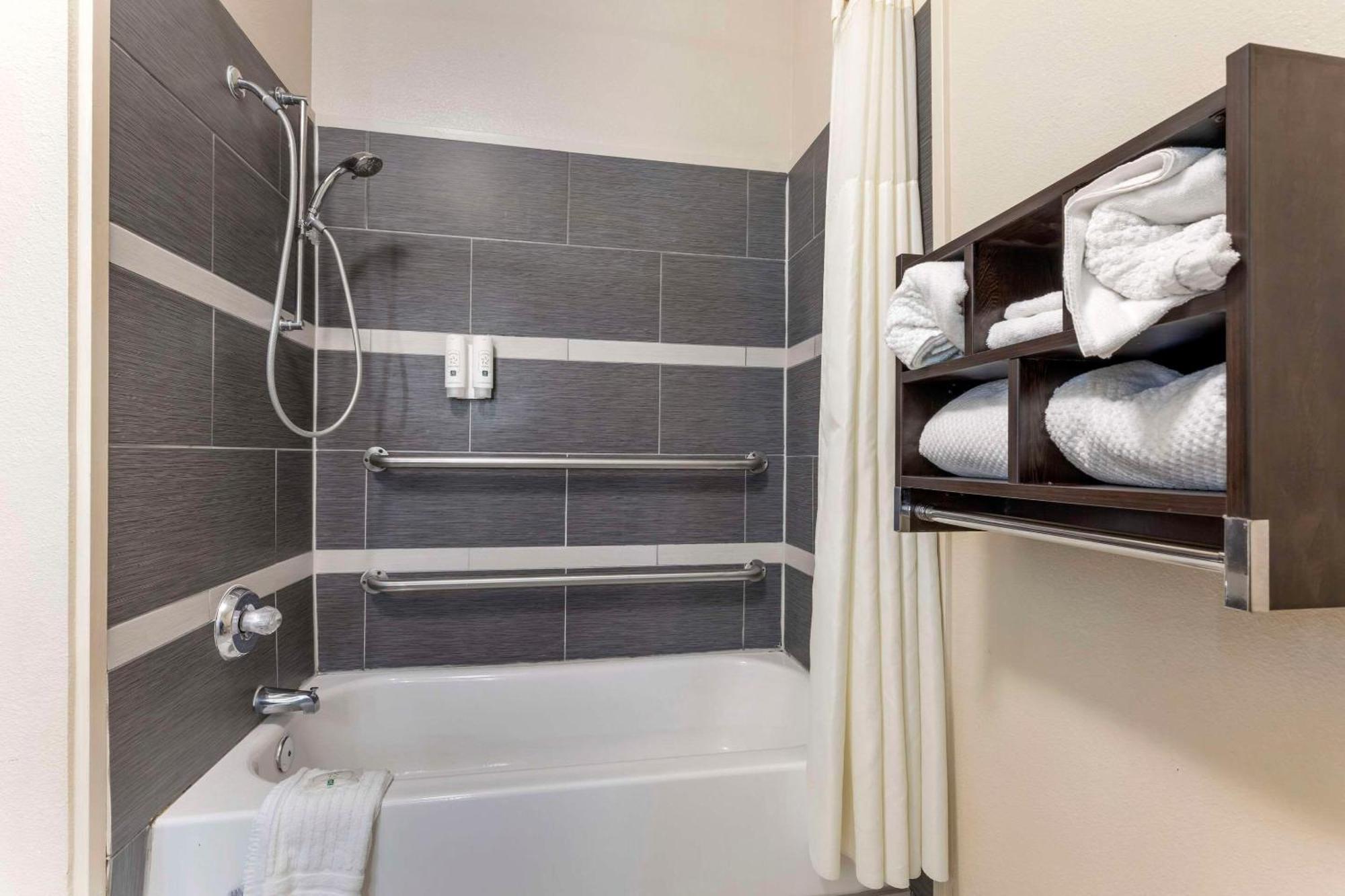 Quality Inn & Suites Wichita Falls I-44 Extérieur photo
