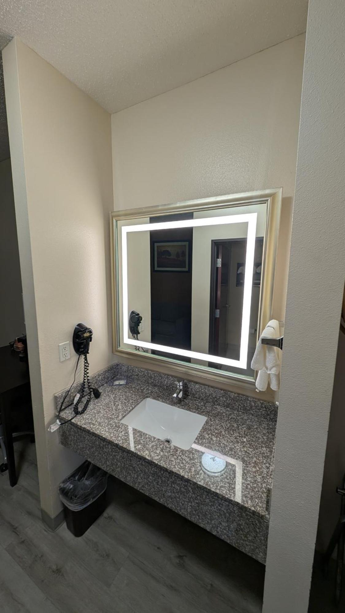 Quality Inn & Suites Wichita Falls I-44 Extérieur photo